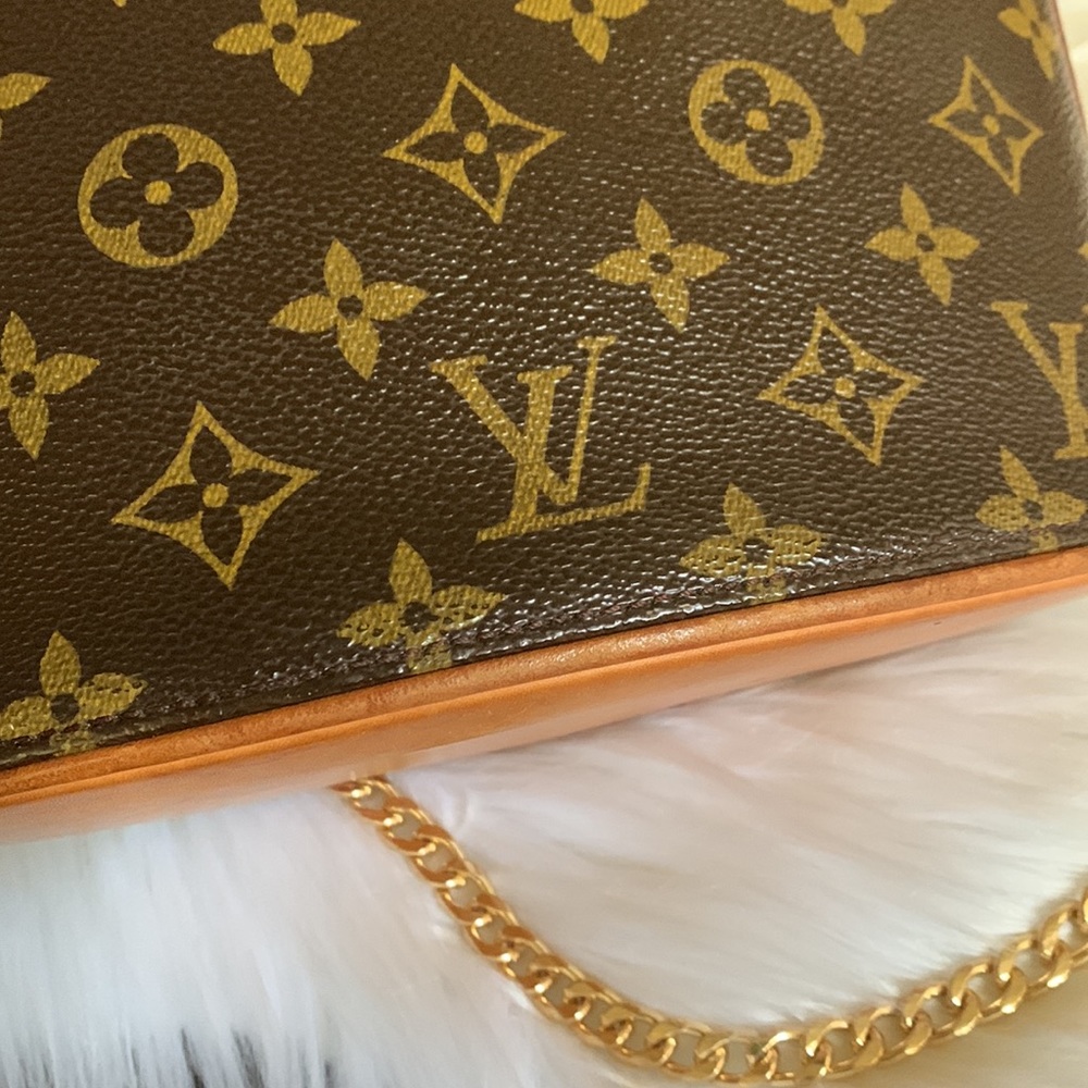 Louis Vuitton Drouot Monogram Crossbody Bag - Picture 11 of 16